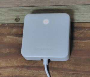 switchbotハブミニに電源を入れる