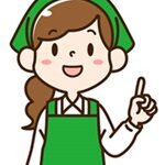 説明するエプロン女性