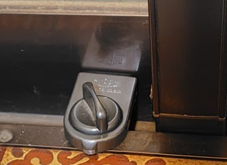 窓用補助錠2