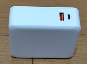無印良品「急速充電ができるモバイルバッテリー付充電器」USB差込口