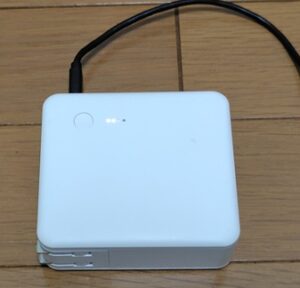 無印良品「急速充電ができるモバイルバッテリー付充電器」でスマホを充電