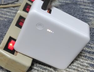 無印良品「急速充電ができるモバイルバッテリー付充電器」を充電器として使用