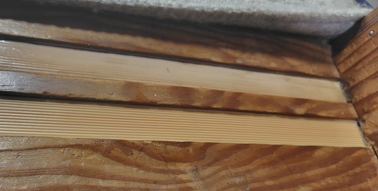 襖の敷居スベリを交換3