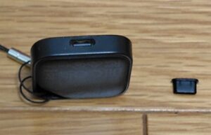 UGREEN「FineTrack G」を充電