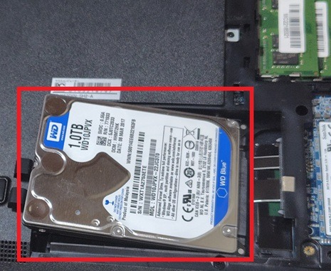 ノートPCからHDDを取り出す1